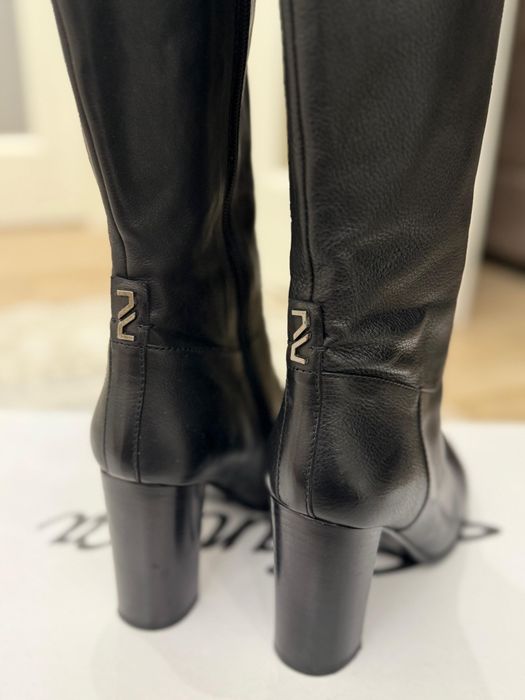 Продаются сапожки и туфли!