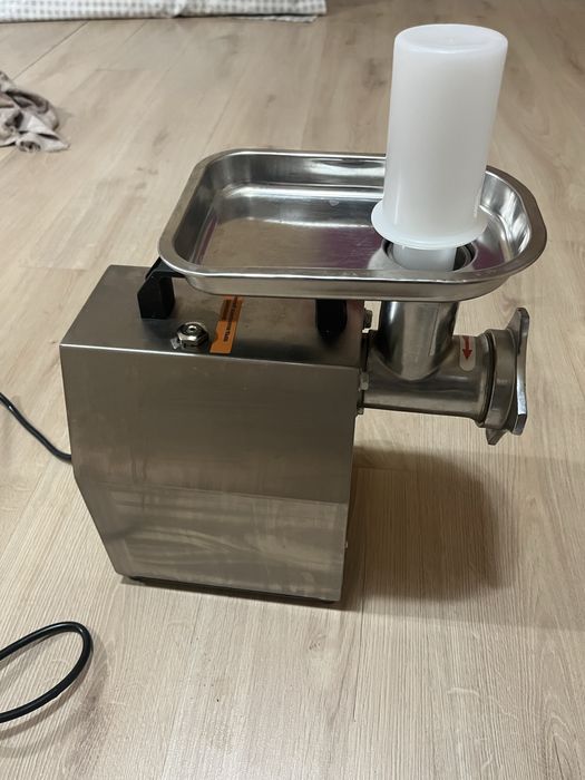Продается мясорубка в отличном состоянии