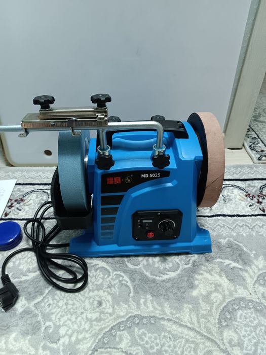 Продам точильно-полировочный станок (камень в воде)