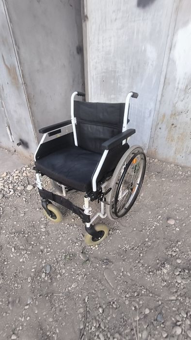Продам инвалидную коляску