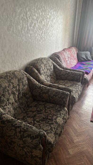 Диван и 2кресло.