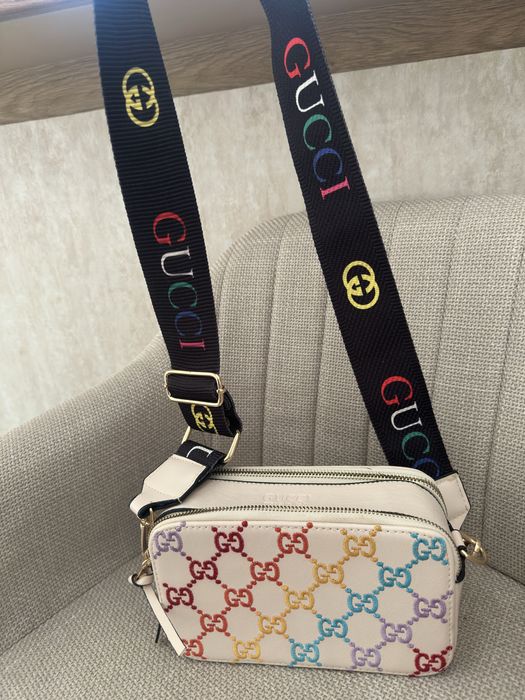 Чанти Hermes,Moschino ,UGG,Gucci,Chanel,Miu Miu