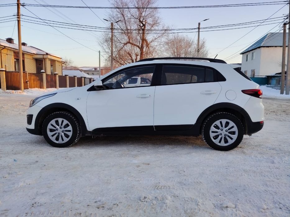 Машина kia rio 2020 грла