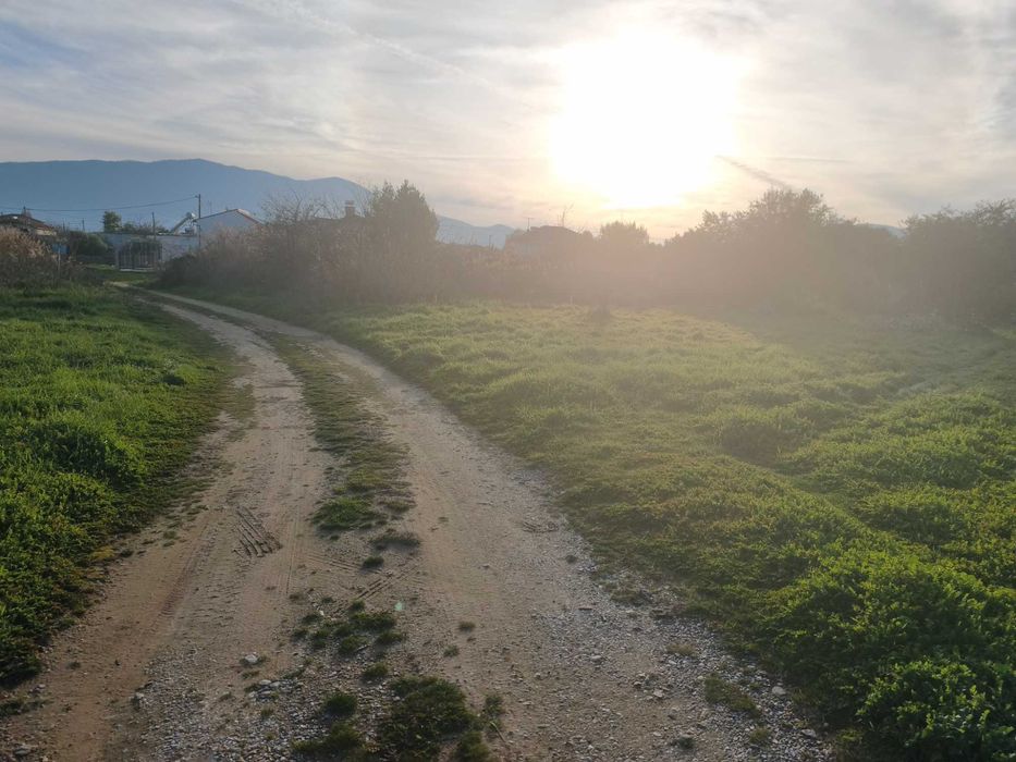 Продава се бизнес парцел 907 м2 близо до морето в Неа Врасна, Гърция