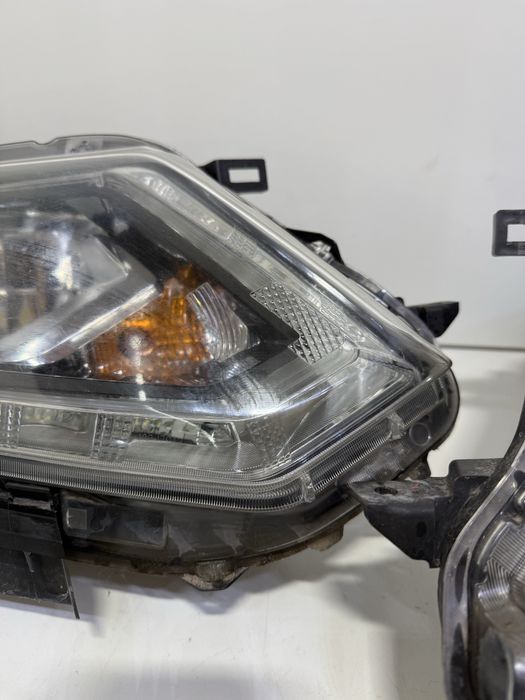 Ляв фар десвн фар фарове за Nissan Rogue X trail T32