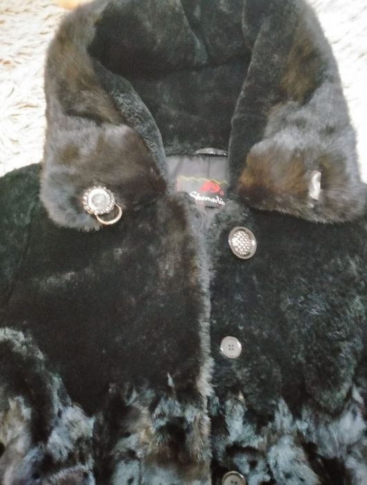 Продам шубу со вставками кролика