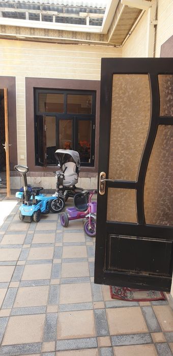 Зилони бозорда 3 хонали ховли сотилади евро ремонт килинган шароит зур