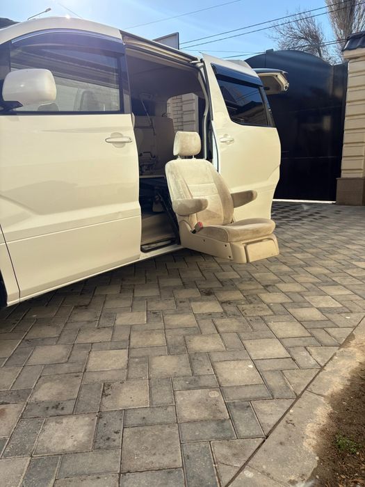 Продам Toyota Alphard