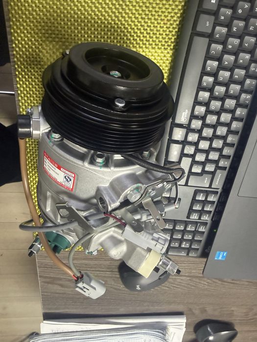 Компрессор кондиционера Toyota 3UZ-Fe 4.3
