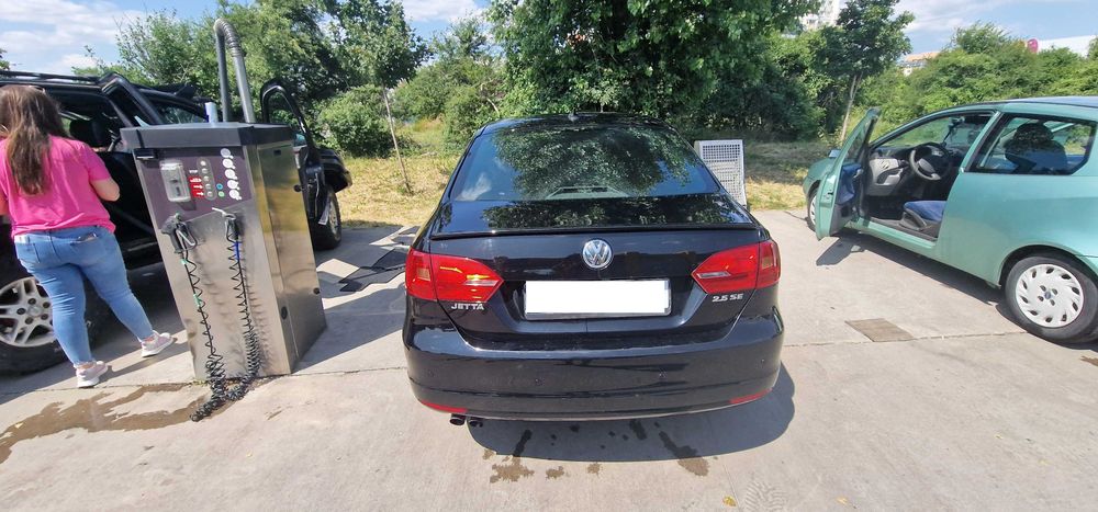 VW Jetta mk6 2.5 SE - АГУ + допълнителни екстри