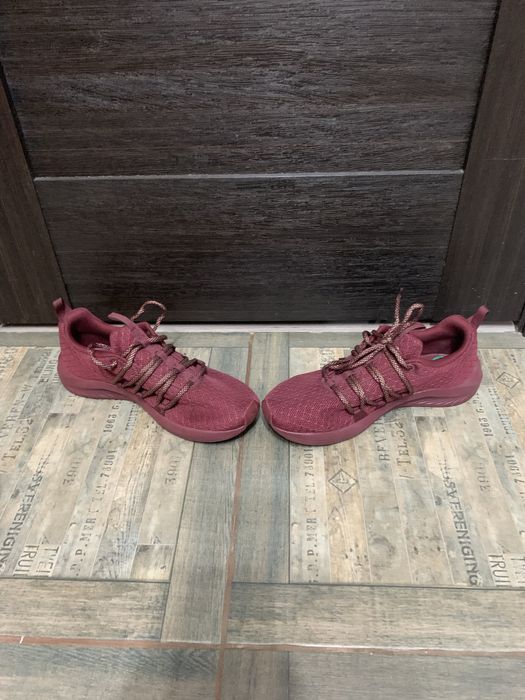 Продам кроссовки