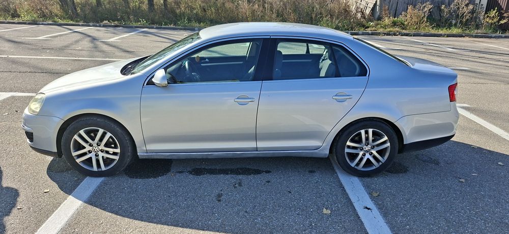Volkswagen jetta sport line 2.0tdi 2006