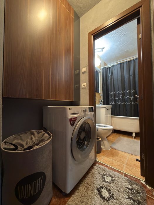 Vand apartament 2 camere,mobilat/utilat!