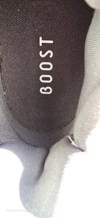 Кроссовки 10000тг