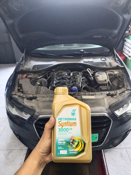 Замена моторного масла и фильтров на автомобиле AUDI A6