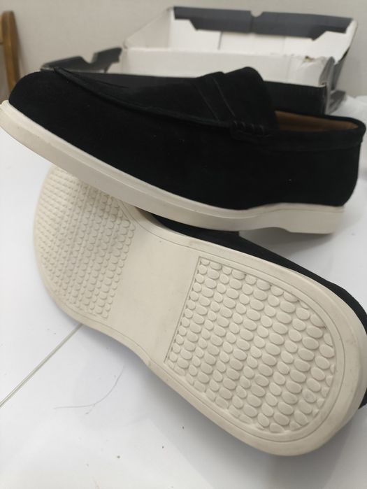 Черные лоферы (туфли)