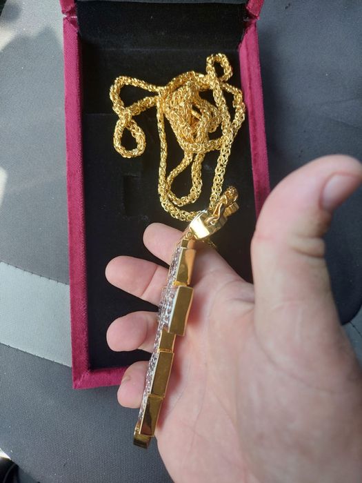 Vand Cruci Argint pur suflate cu Aur 24 de k pectorale deosebite.