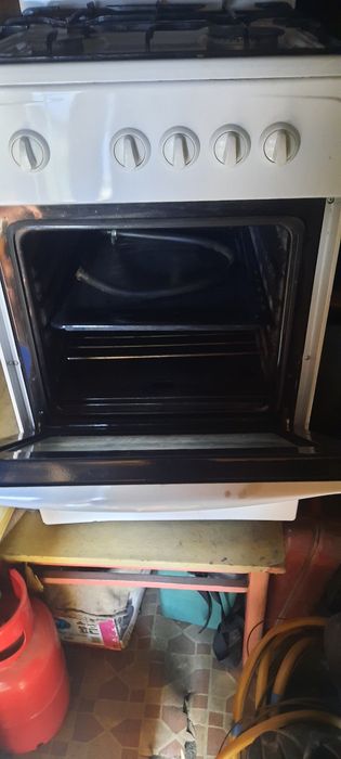 Продам газовую плиту рабочая