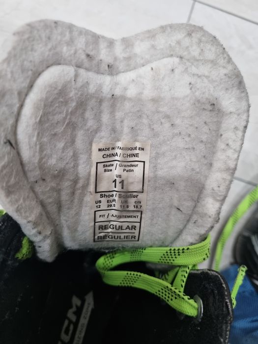 Продам коньки б/у в хорошем состоянии.