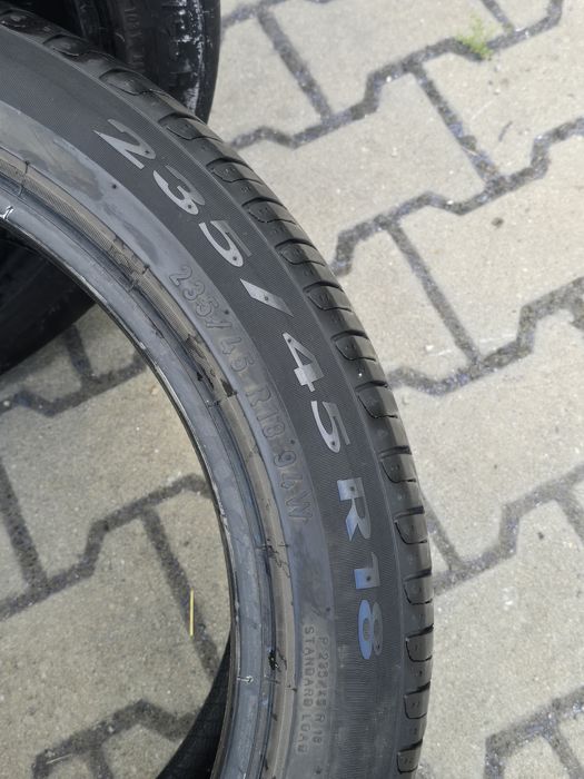 235 45 18 Pirelli