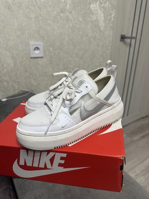 Nike Сникърси Court Vision Alta