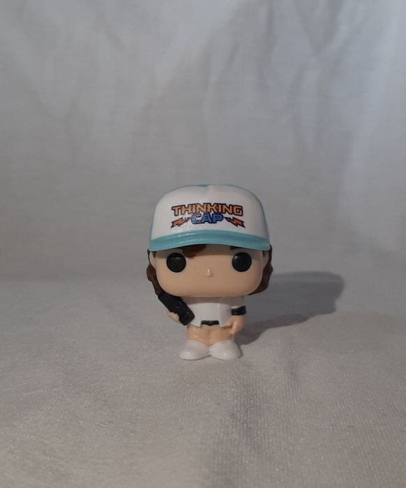 ПРОДАМ ИГРУШКИ ИЗ КИНДЕР ПО "Очень странные дела"