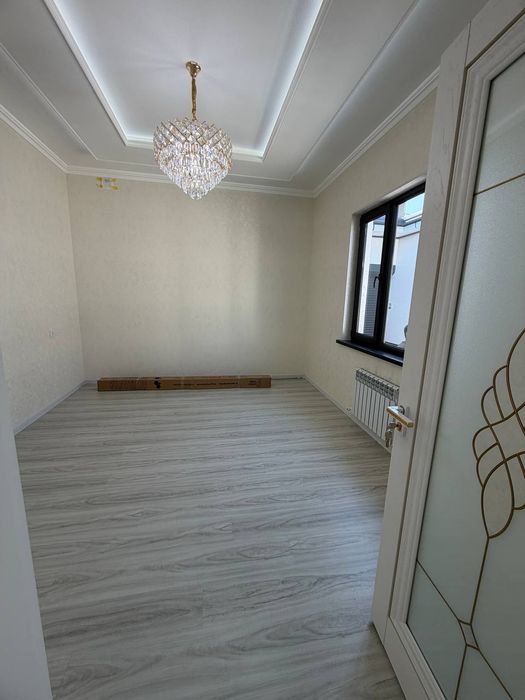 Продаётся Евродом,Янгихаёт,Чорток 4х ком.1.7 соток (95000&)