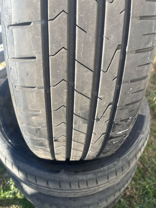 Vand anvelope de vara hankook 215 65 r 17- 500 lei setul
