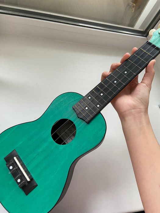 Продаю укулеле!!!