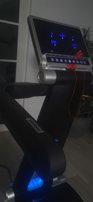 Banda de alergat Fittronic K700,motor de 3.0 CP, inclinație 15% maxim