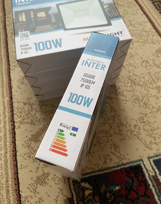 Прожектор. Новый. 100W.