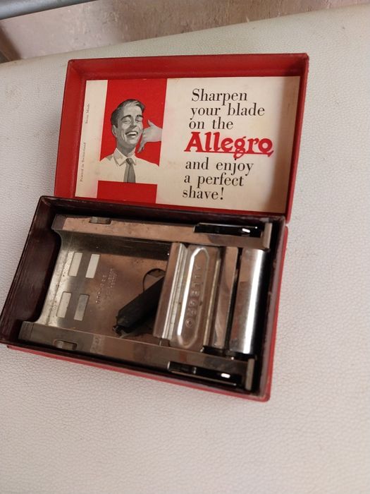 Vand aparat vechi pentru ascutit lame