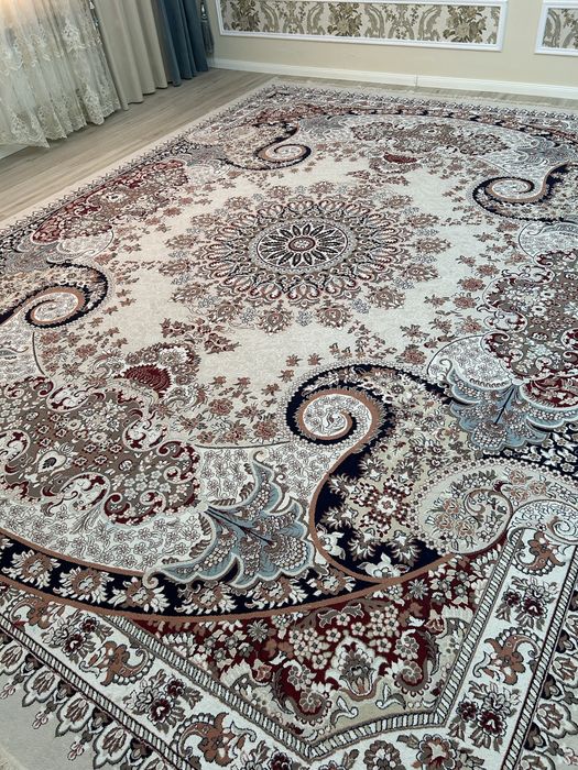 Иранский шелковый ковер