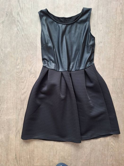 Черна елегантна рокля