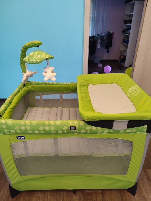 Продам манеж Chicco