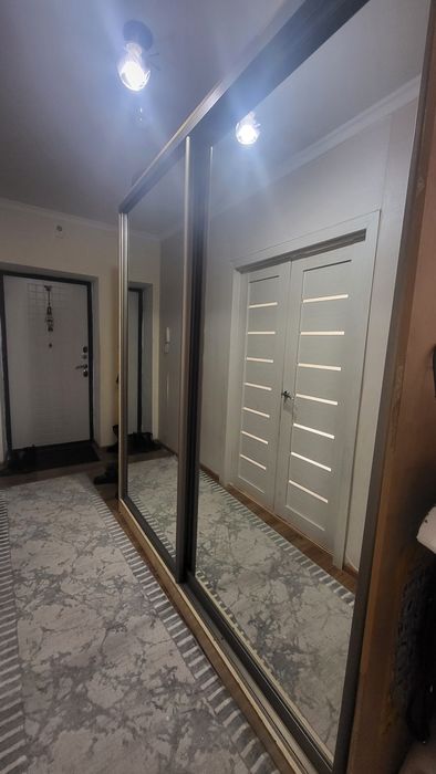 Диван, стол, шкаф купе, кухонный гарнитур