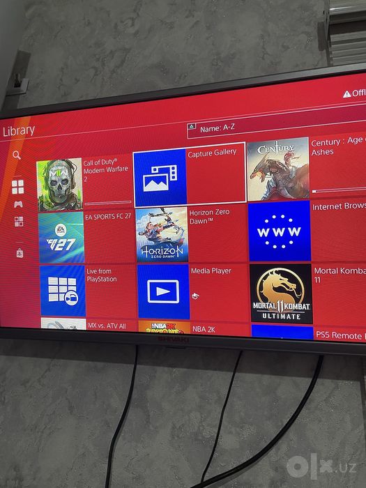 Playstation 4 srochna sotiladi