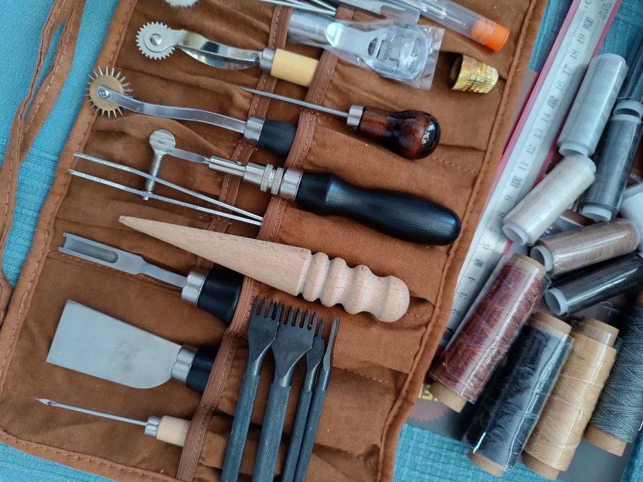 Kit prelucrare piele + 3kg de piele de lucru