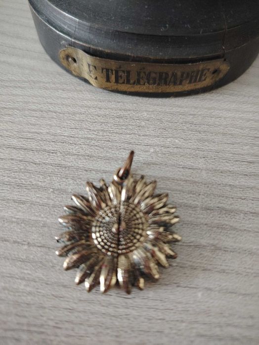 Medalion detasabil dore