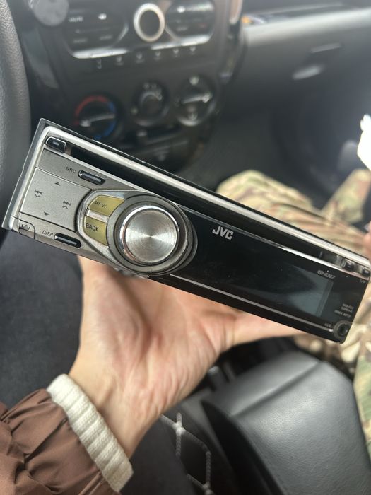 Автомагнитолла  JVC модели KD-R307.