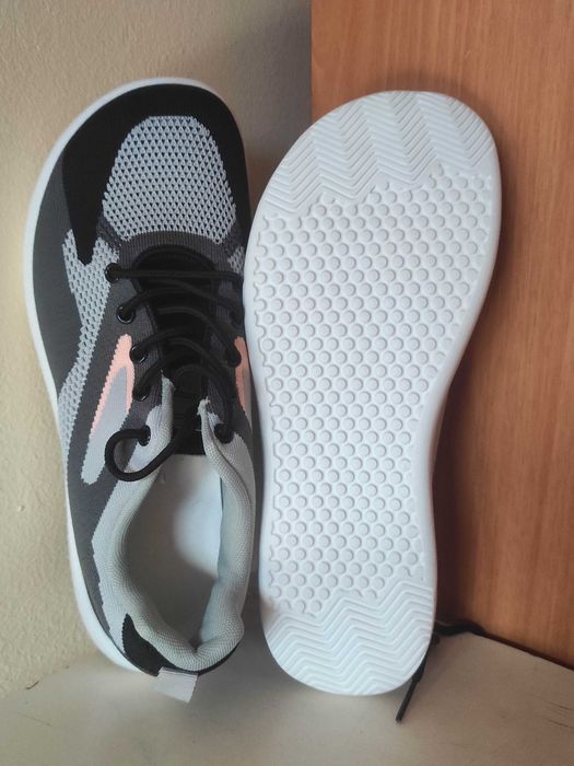 Кроссовки широкие 42 размер