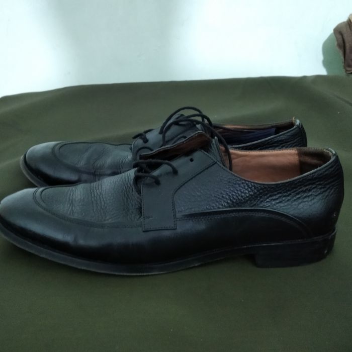 Продам фирменные кроссовки.