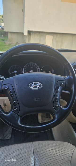 Masina este de vanzare anul 2008 cu toate dotarile clasa de varf