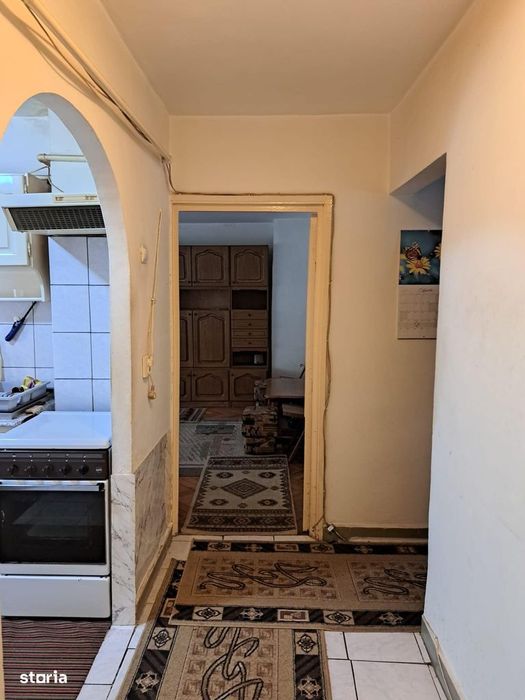 Apartament 3 camere de vanzare , Carpati 2 , parter , 83.900 euro neg.