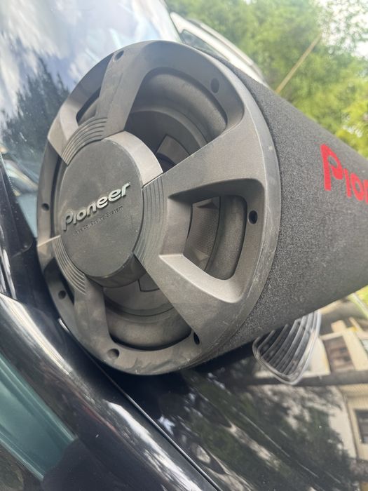 Subwoofer Pioneer/Бас каса с усилвател