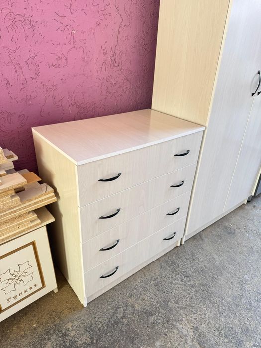 Комод новый, ламинат