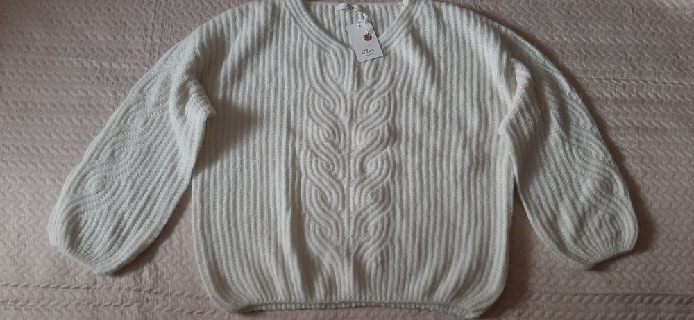 Pulover nou cu eticheta,marime universala