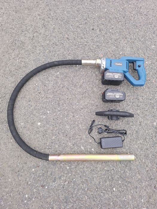 Акумулаторен иглен вибратор за бетон TOOLSA