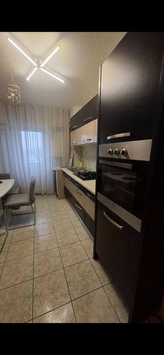 Inchiriez apartament