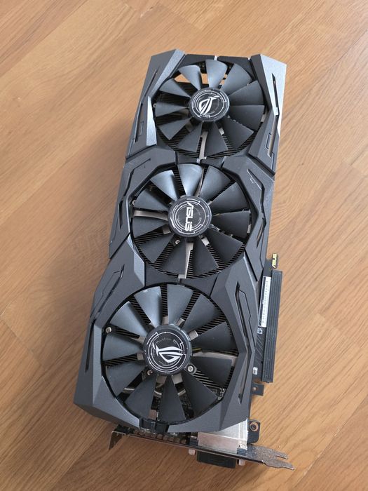 Vand placa video vega56  defecta